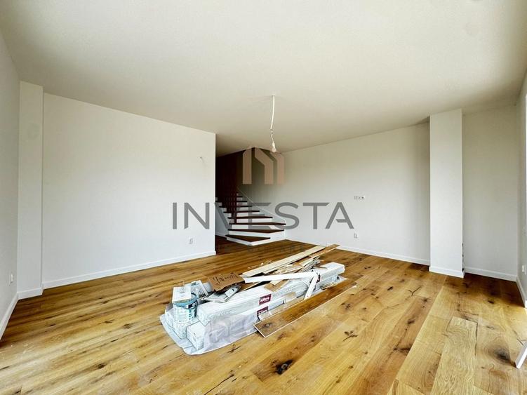 Casă individuală cu 5 camere cu Canalizare în Făget