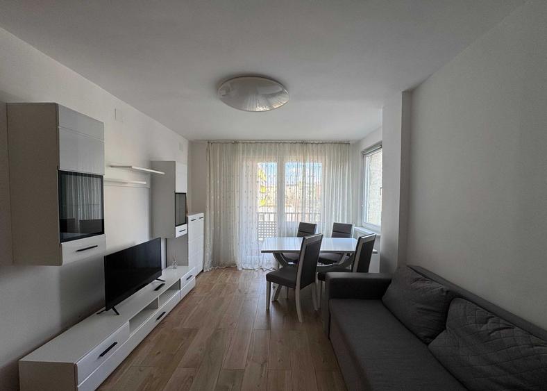 Închiriere apartament 3 camere - Centrul Civic, Brasov - 2