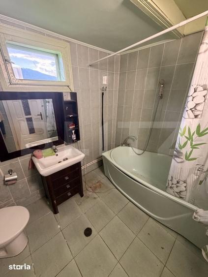 Casă cu 7 camere cu Teren 671 Mp în Central