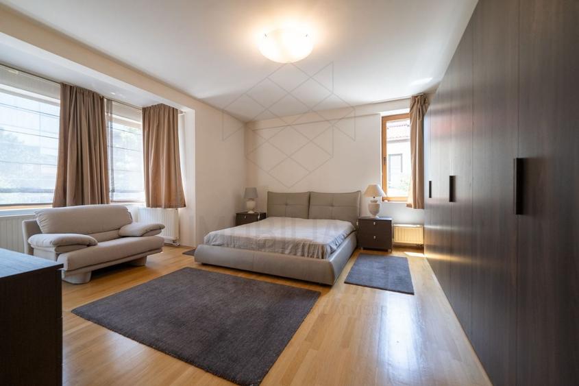 Apartament cu 4 camere decomandat, mobilat în Herăstrău