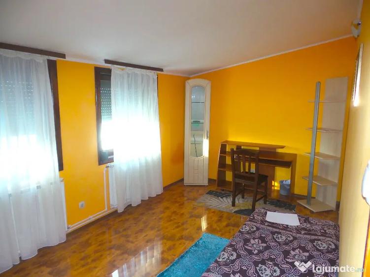 Apartament cu 6 camere decomandat în Central