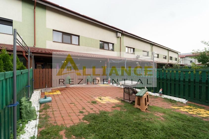 Casă individuală cu 4 camere cu Canalizare în Central