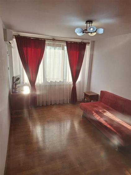Apartament cu 2 camere semidecomandat în Hipodrom
