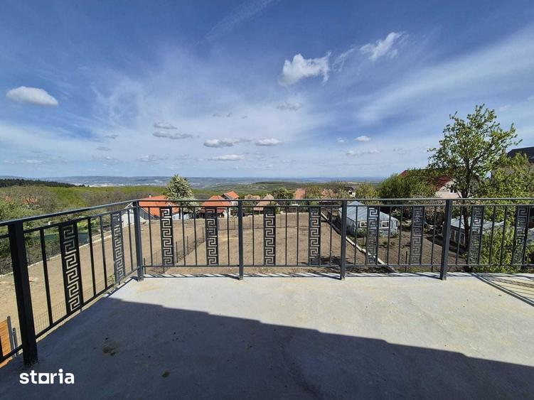 Casă cu 5 camere cu Teren 700 Mp în Mărăști
