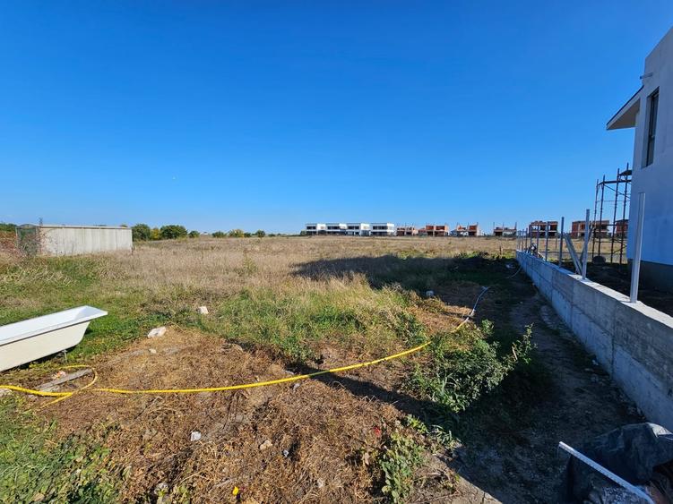 Teren Construcții intravilan de 375 mp, în Tunari