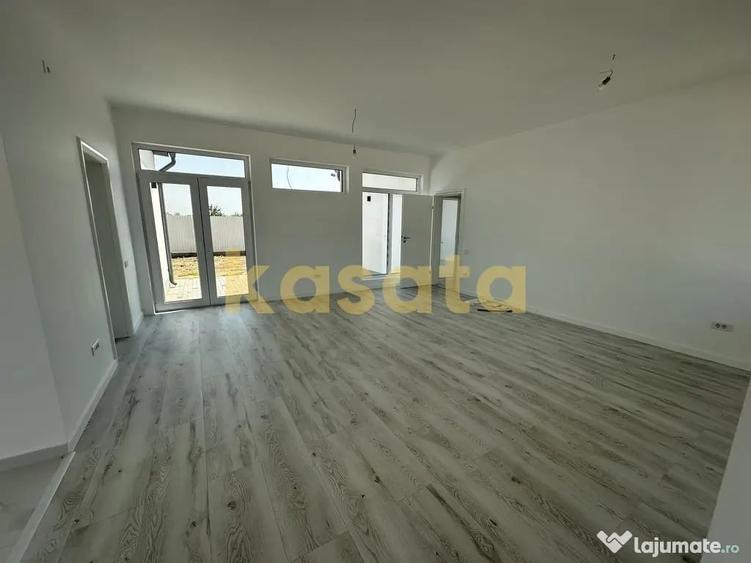 Casă cu 4 camere cu Teren 400 Mp în Domnești