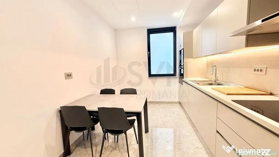 Apartament cu 4 camere decomandat în Central