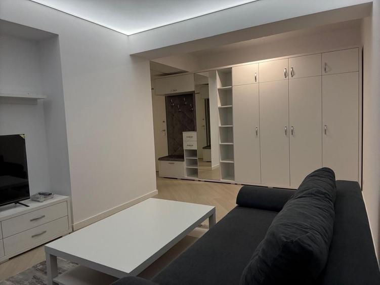 Apartament cu 2 camere decomandat în Pipera