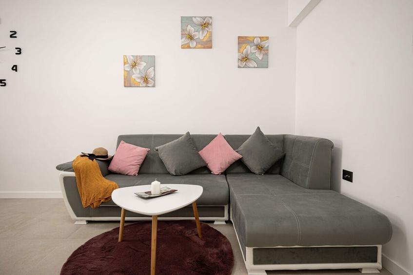 Apartament cu 2 camere decomandat în Mamaia-Sat