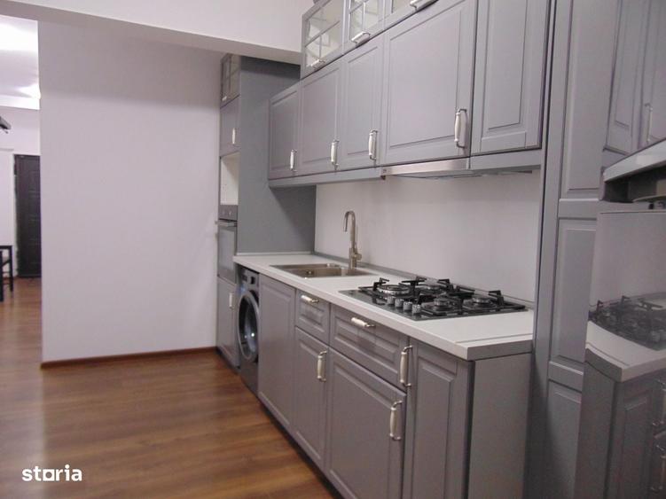 Apartament cu 3 camere semidecomandat în Politehnica