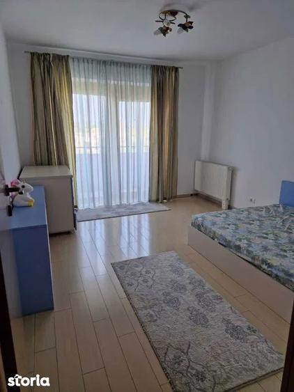 Apartament cu 3 camere decomandat, mobilat în Pajura