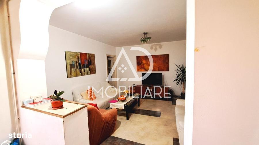 Apartament cu 3 camere semidecomandat în Central