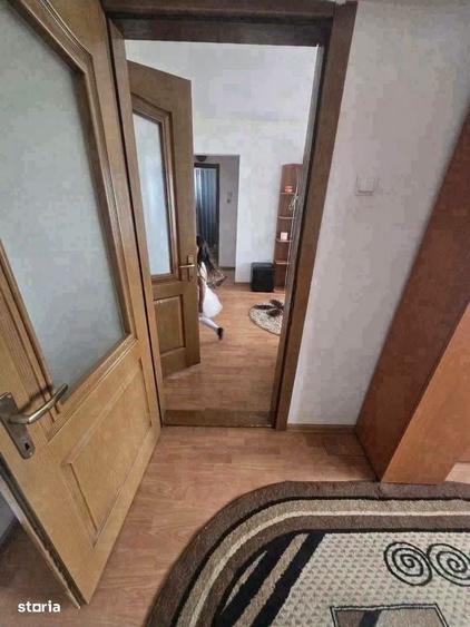 De vanzare apartament cu 3 camere, situat central, mobilat, 45000euro - 2