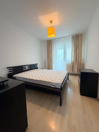 Apartament cu 3 camere semidecomandat în Titan