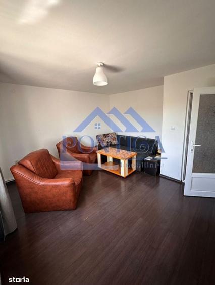 Casă cu 4 camere cu Teren 250 Mp în Poarta Albă
