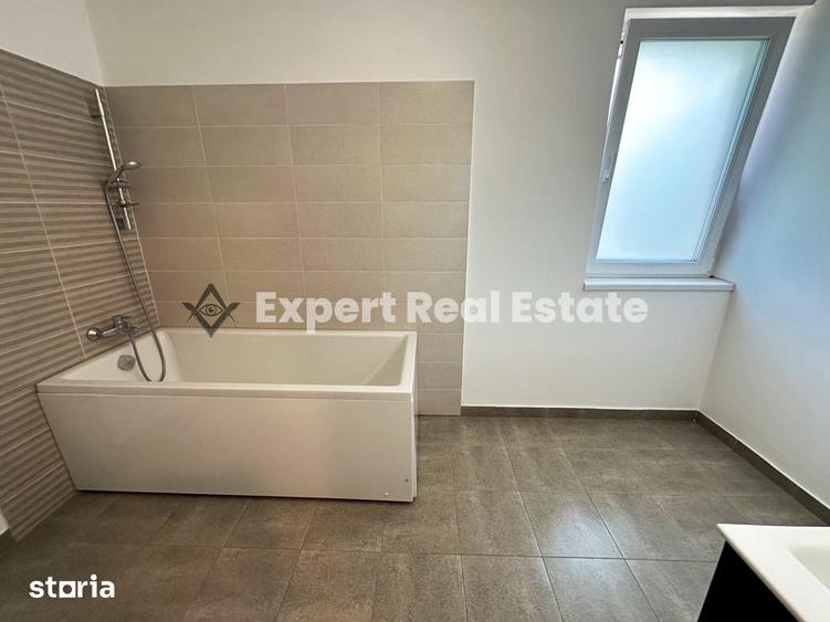 Casă cu 4 camere cu Teren 300 Mp în Central