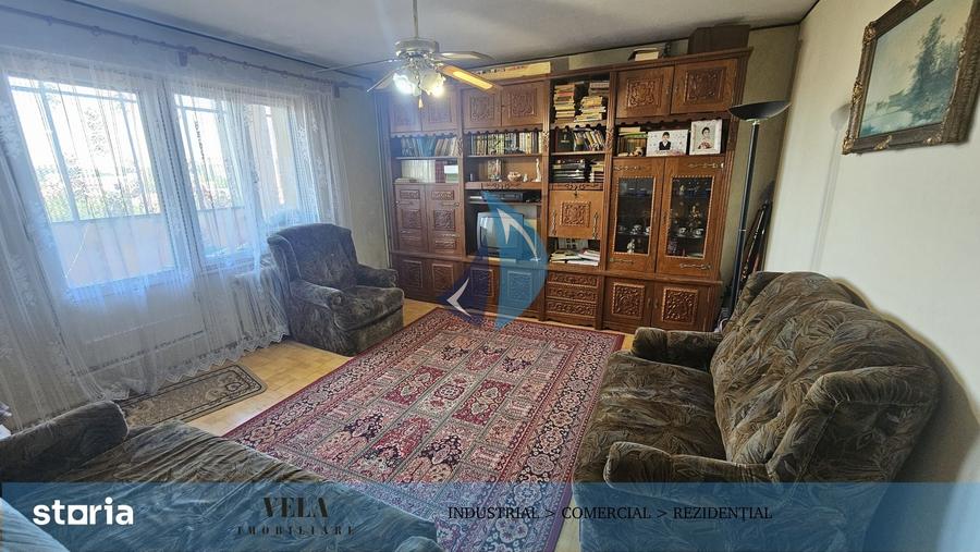 Apartament cu 3 camere în 22 Decembrie 1989