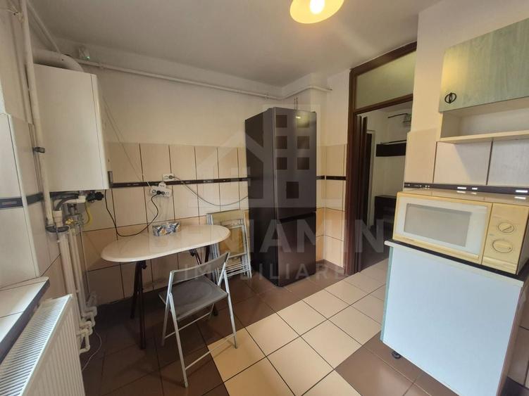Apartament cu 3 camere decomandat, mobilat în Lăpuș