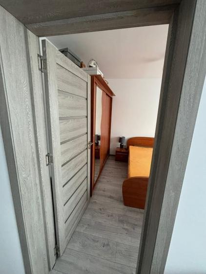 Apartament cu 2 camere semidecomandat, mobilat în Florești