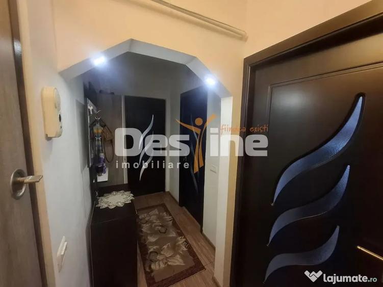 Apartament cu 3 camere semidecomandat în Sud