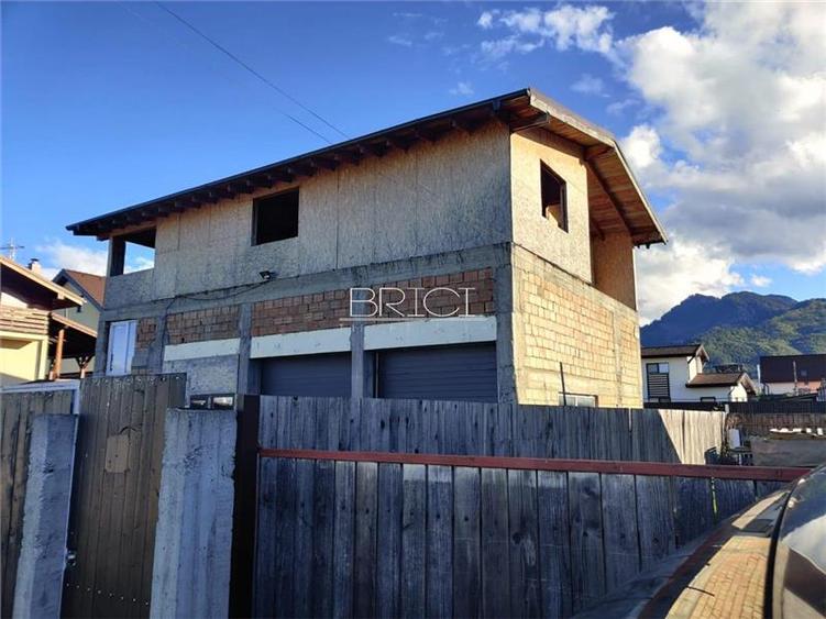 Casă cu 7 camere cu Canalizare în Baciu