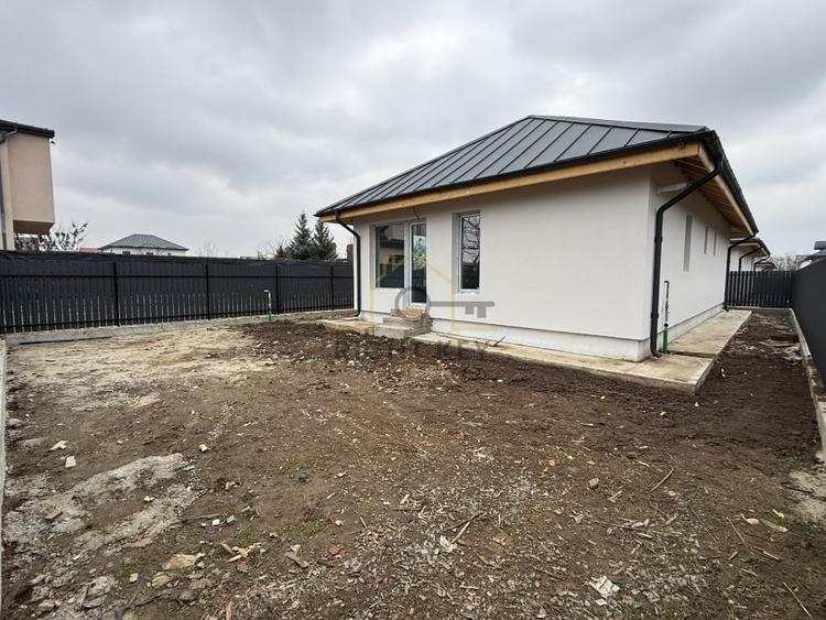 Casă individuală cu 3 camere cu Canalizare în Clinceni