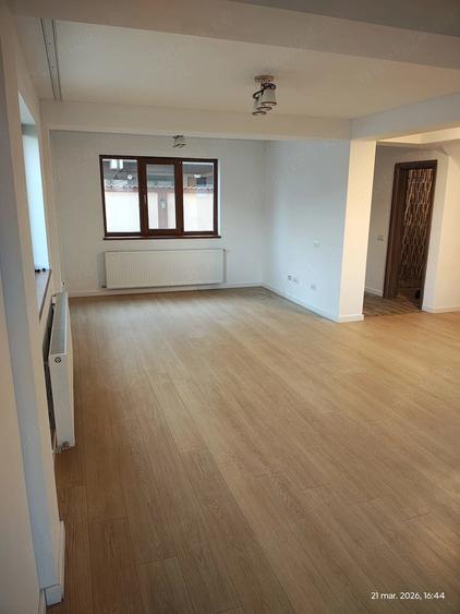Casă cu 2 camere cu Teren 400 Mp în Central
