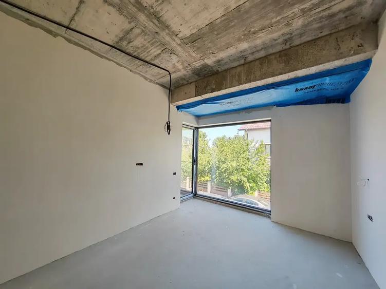 Duplex cu 4 camere cu Canalizare în Corbeanca
