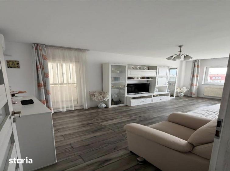 Apartament cu 3 camere decomandat în Văcăresti