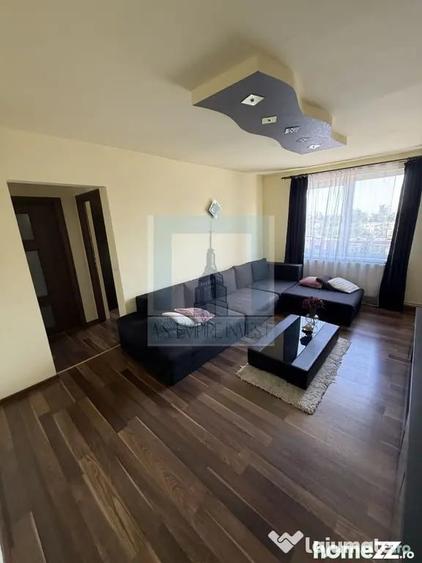 Apartament cu 3 camere decomandat în Astra