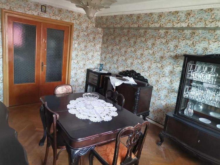 Apartament cu 3 camere decomandat, mobilat în Școlilor