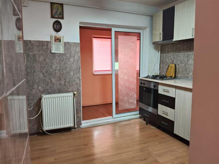 Apartament cu 2 camere decomandat în Buzaului