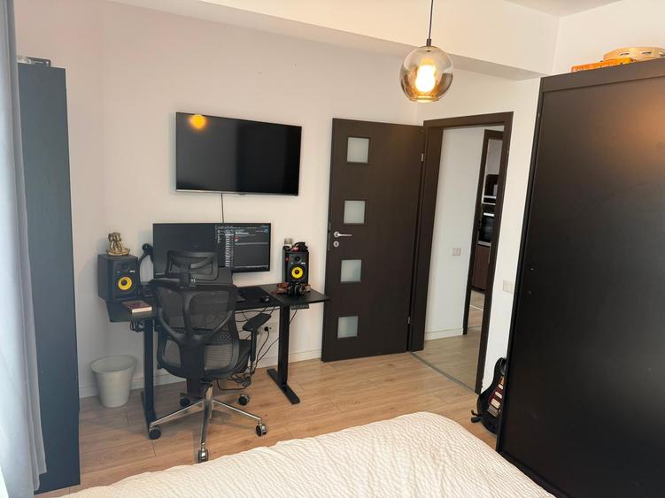 Apartament cu 2 camere semidecomandat în Berceni