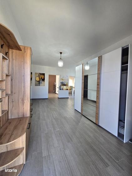 Casă cu 4 camere decomandat în Central