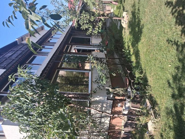 Casă cu Teren 270 Mp în Central