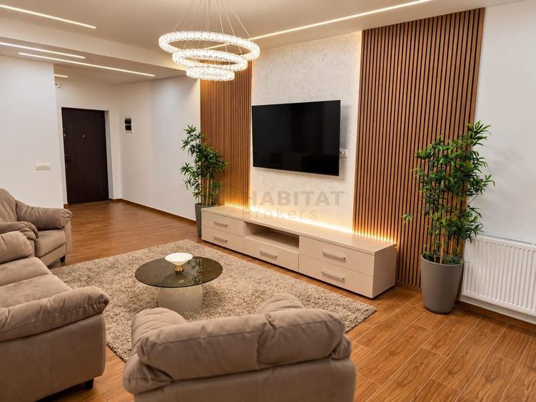 Apartament cu 3 camere decomandat, mobilat în Central