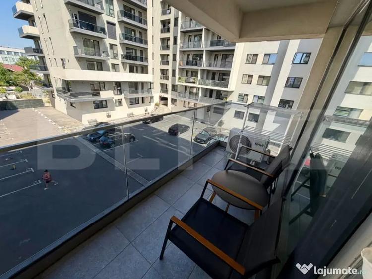 Apartament cu 3 camere decomandat în Calea București