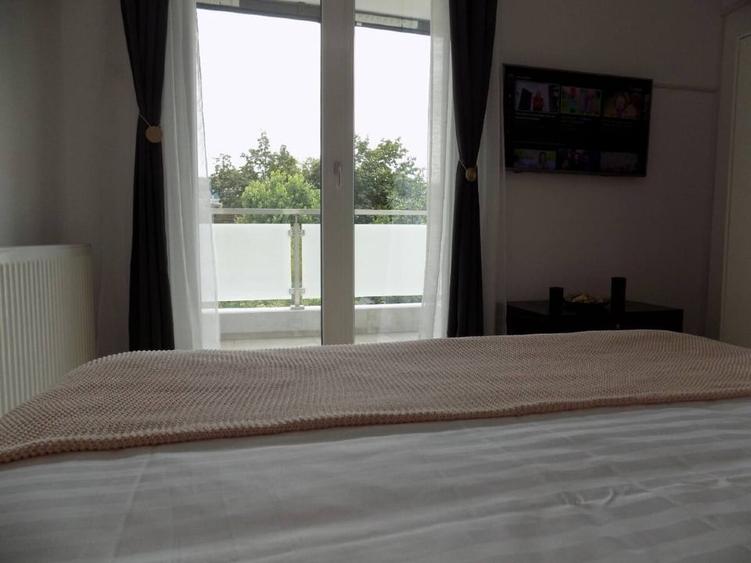 Apartament cu 3 camere semidecomandat, mobilat în Țiglina 2