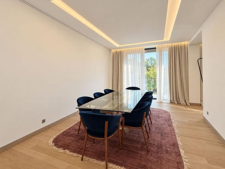 Apartament cu 6 camere decomandat, mobilat în Kiseleff