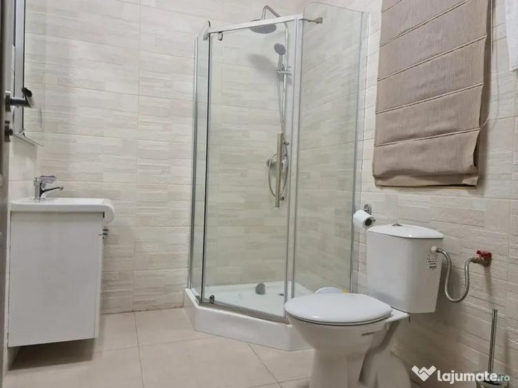 Casă cu 7 camere cu Teren 300 Mp în Faleză