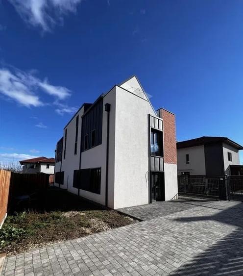 Duplex cu 4 camere cu Canalizare în Someșeni