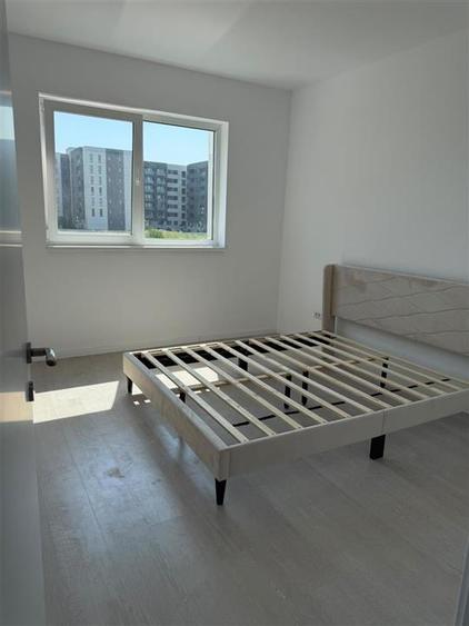 Apartament cu 3 camere decomandat în Berceni