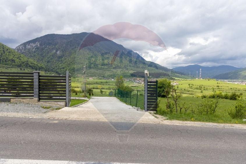 Teren Construcții intravilan de 1100 mp, în Bran
