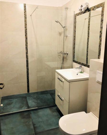 Apartament cu 4 camere semidecomandat, mobilat în Europa
