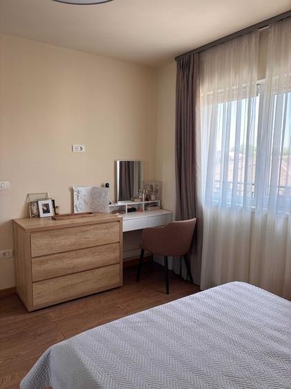 Apartament cu 3 camere decomandat în Dumbrăvița
