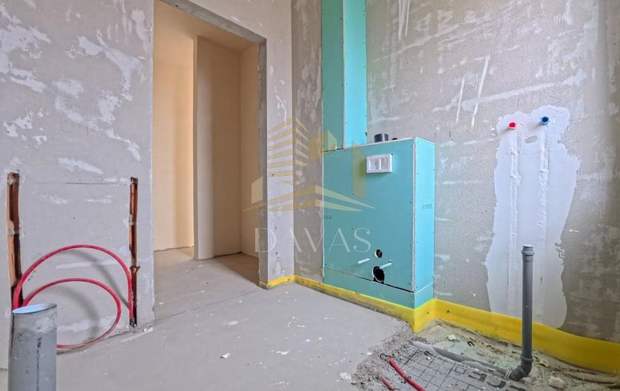 Apartament cu 3 camere semidecomandat în Baciu
