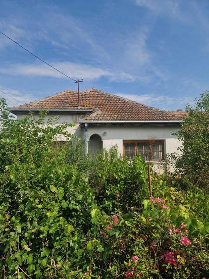 Casă cu 4 camere în Țeghea