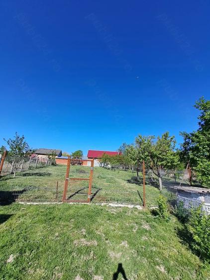 Casă cu 3 camere cu Teren 870 Mp în Ucuriș