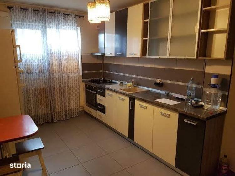 Apartament cu 3 camere în Micro 4