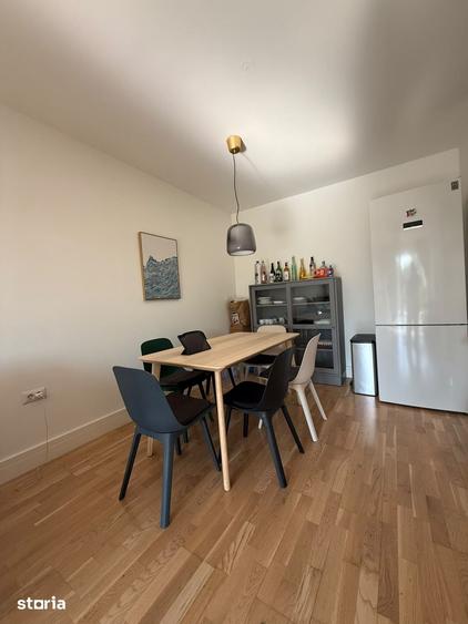 Apartament cu 3 camere în Tei